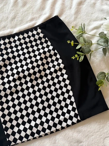 Jupe courte damier noir et blanc style rétro / grunge taille 36